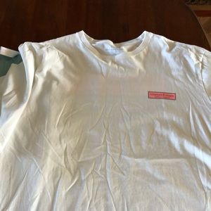 Men’s White Vineyard Vines T-shirt